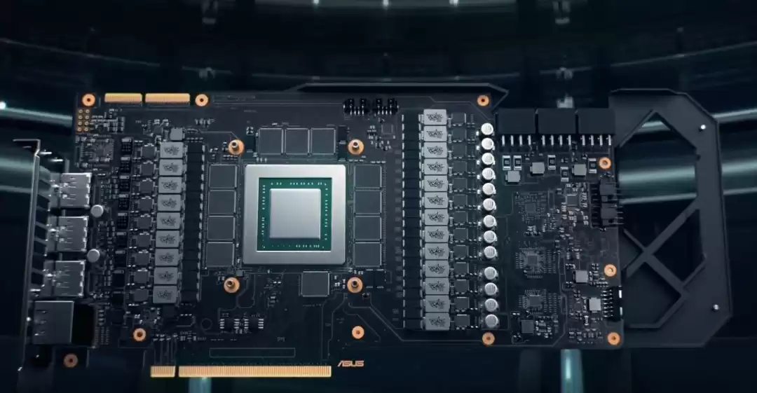 RTX 5090显卡突然深夜啸叫!一看电容吓一跳