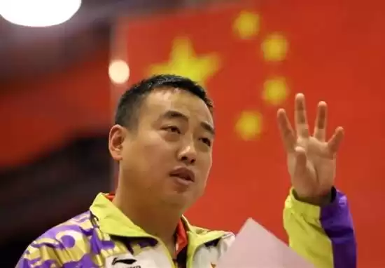 刘国梁辞任发言10分钟多次哽咽 乒乓球是事业更是融入血脉的信仰