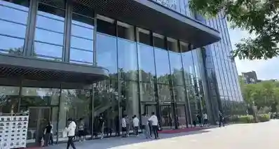 等不及了,游戏公司老板们开始排队套现