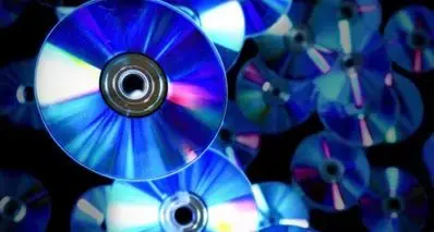 实体游戏跌回1995年的水平了，但黑胶唱片故事说明这不一定是终点