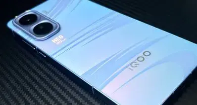 两千价位能上2K144Hz双芯片？硬件拉满的iQOO Neo11表现又如何？