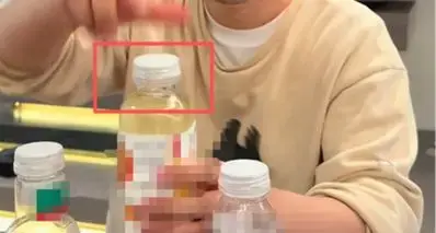 离谱！一博主发现常见大头瓶装水有设计缺陷，未开封也能漏水