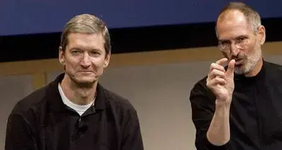库克宣布 9 月卸任，对比乔布斯，库克表现配不配得上苹果 CEO？