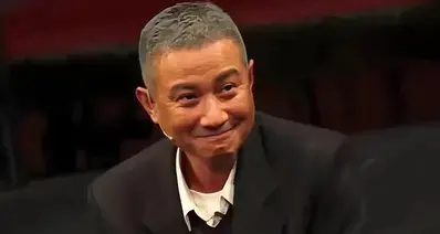 文章面馆周一休店引热议，网友调侃十多年前”周一见”事件！