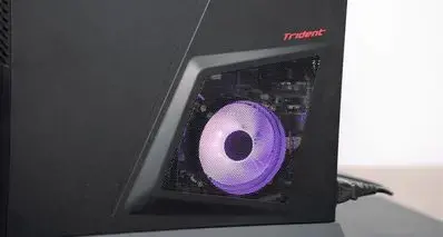 强悍性能与小体积兼得，微星海皇戟 AS 深度测评