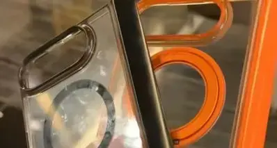 折叠 iPhone 手机壳曝光，显示该设备支持 MagSafe 磁吸功能