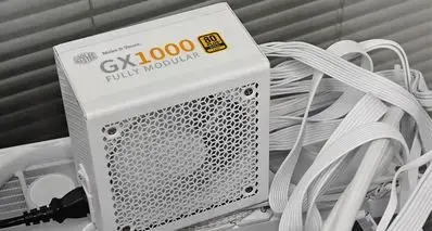674元，7年质保，审美升级的酷冷至尊GX GOLD 1000W