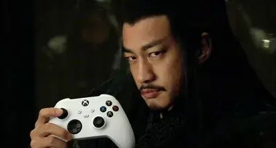 看着51岁的何润东用手柄玩《三角洲行动》，脑子一热买了Xbox手柄
