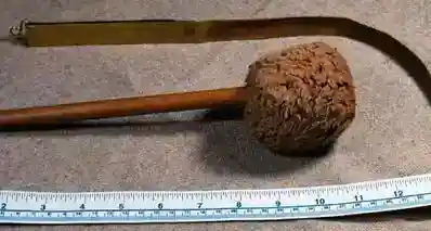 一根海绵棍全城人循环共用！古代人到底是如何上厕所的？