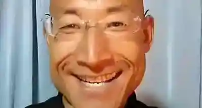 赛博人物志之冬泳怪鸽黄春生