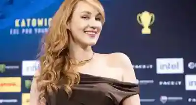 S 赛整活！sjokz 立 flag：G2 如果赢了 HLE 后会发脚部照片